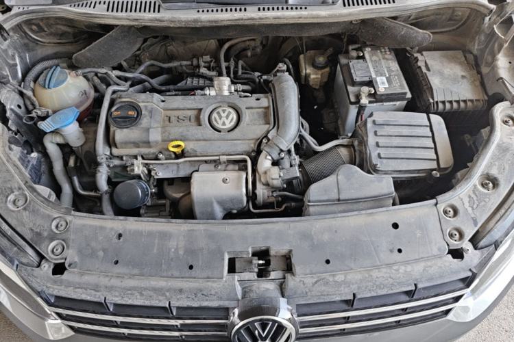 Used Volkswagen Touran 2015 1.4T Manual Fashion Edition 5-Seater Engine Bay
