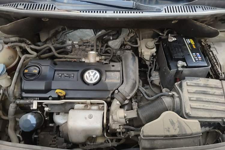 Used Volkswagen Touran 2015 1.4T DSG Comfort Edition 5 Seats Engine Bay