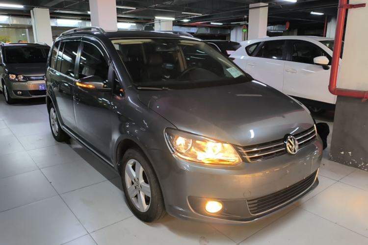 Used Volkswagen Touran 2015 1.4T Manual Comfort Edition 5-Seater Exterior 1