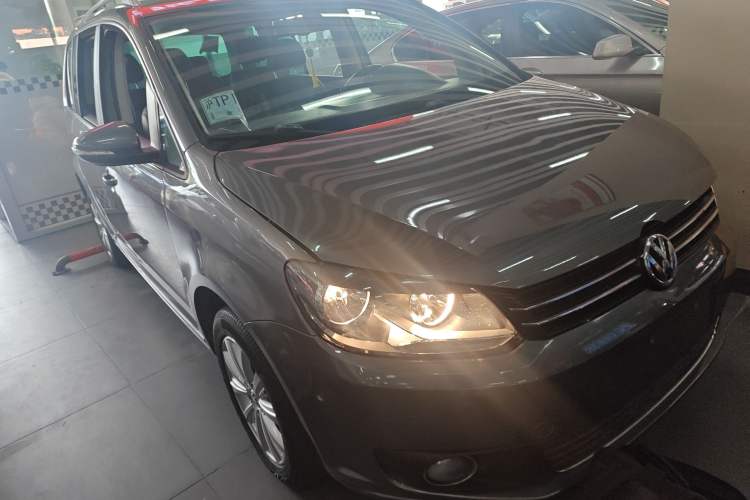Used Volkswagen Touran 2015 1.4T DSG Luxury Edition 5-Seater Exterior 2