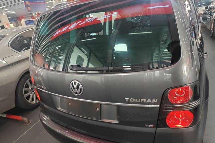 Used Volkswagen Touran 2015 1.4T DSG Luxury Edition 5-Seater Exterior 4