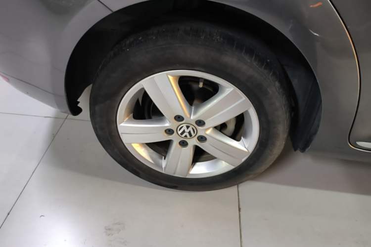 Used Volkswagen Touran 2015 1.4T Manual Comfort Edition 5-Seater Exterior 5