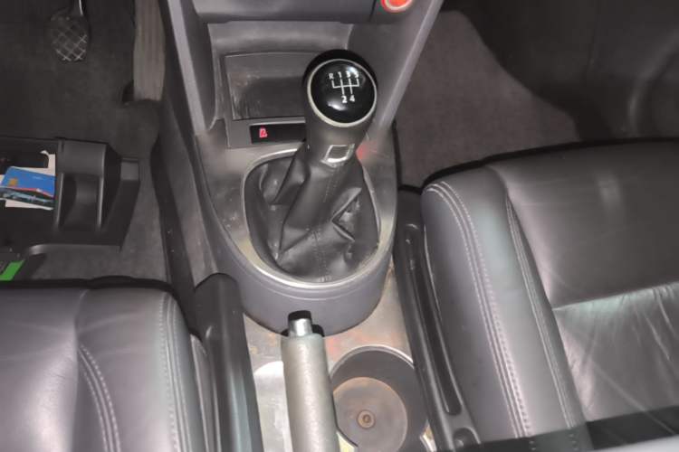Used Volkswagen Touran 2015 1.4T Manual Comfort Edition 5-Seater Gear Lever