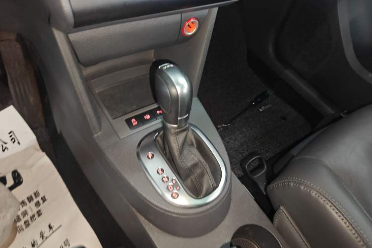 Used Volkswagen Touran 2015 1.4T DSG Luxury Edition 5-Seater Gear Lever