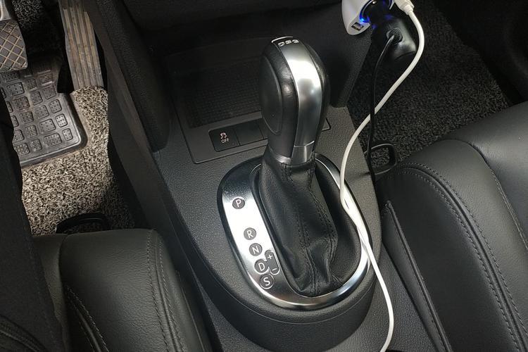 Used Volkswagen Touran 2015 1.4T DSG Comfort Edition 5 Seats Gear Lever