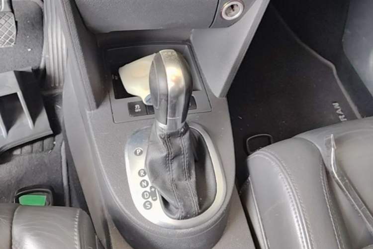 Used Volkswagen Touran 2015 1.4T DSG Comfort Edition 5 Seats Gear Lever