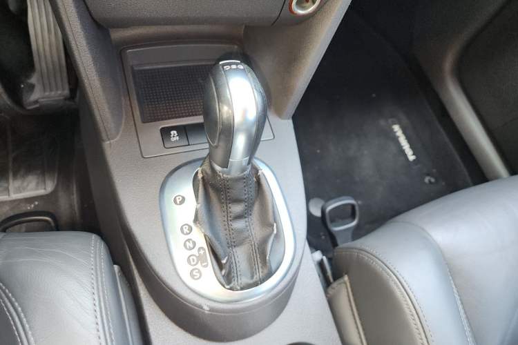 Used Volkswagen Touran 2015 1.4T DSG Comfort Edition 5 Seats Gear Lever