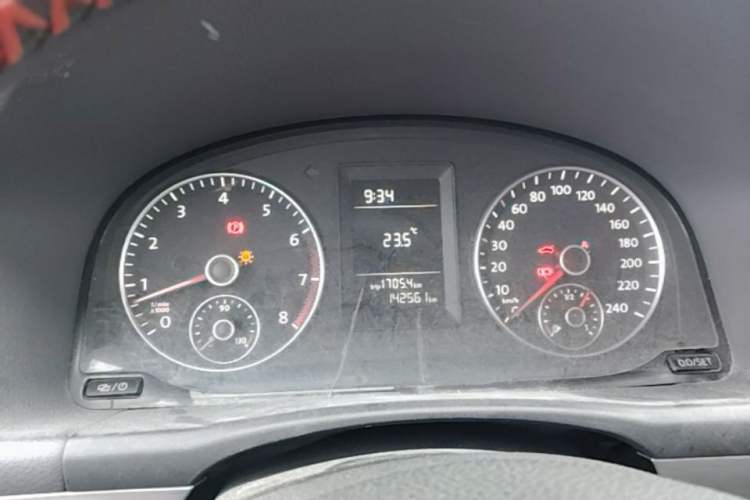 Used Volkswagen Touran 2015 1.4T Manual Fashion Edition 5-Seater Instrument Cluster