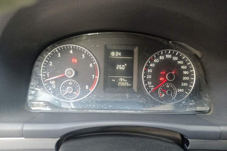 Used Volkswagen Touran 2015 1.4T Manual Fashion Edition 5-Seater Instrument Cluster