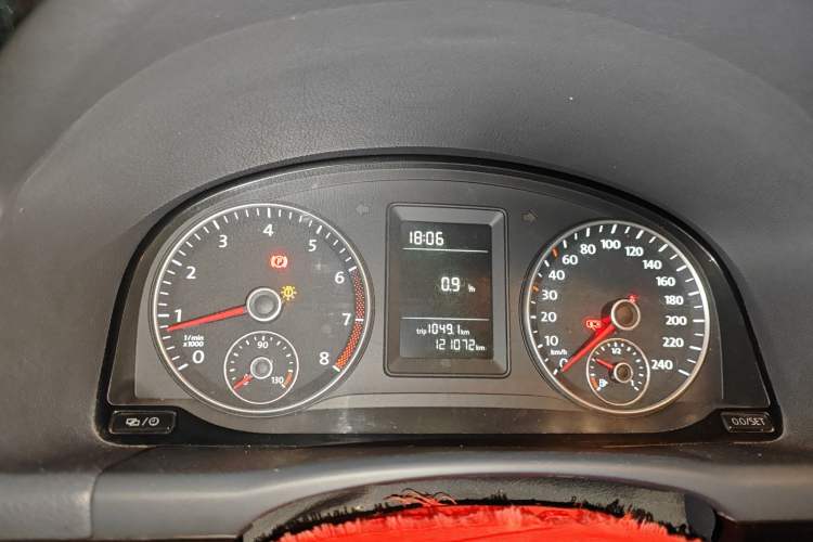Used Volkswagen Touran 2015 1.4T Manual Comfort Edition 5-Seater Instrument Cluster