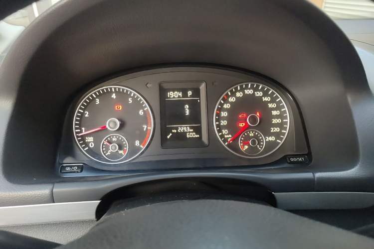 Used Volkswagen Touran 2015 1.4T DSG Comfort Edition 5 Seats Instrument Cluster