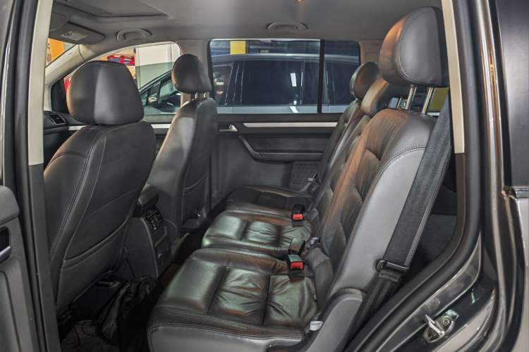 Used Volkswagen Touran 2015 1.4T Manual Comfort Edition 5-Seater Interior 2