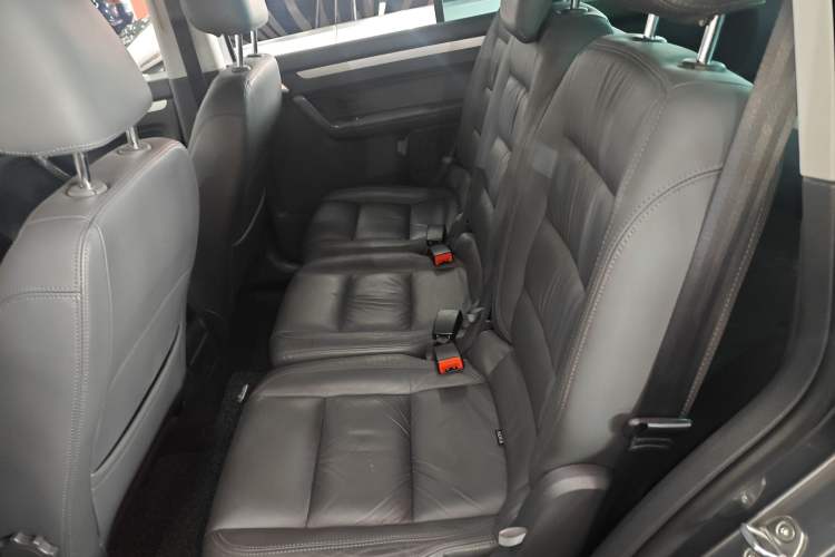 Used Volkswagen Touran 2015 1.4T DSG Luxury Edition 5-Seater Interior 4