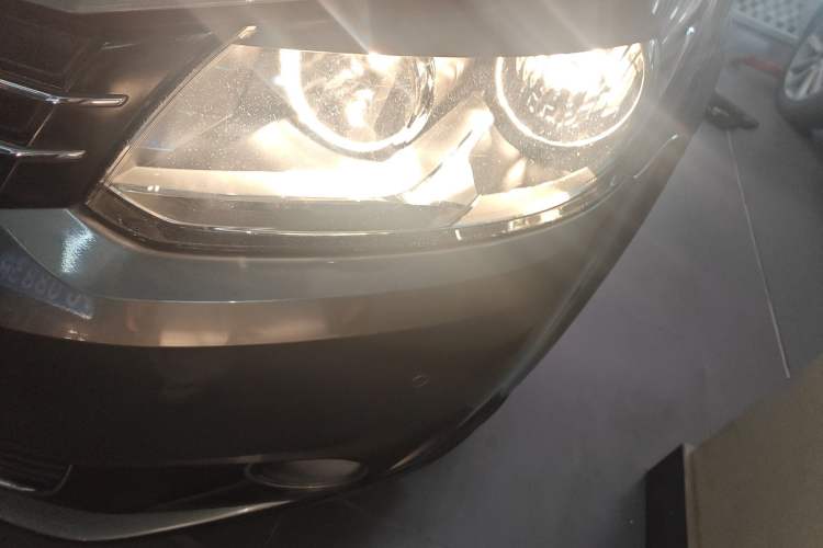 Used Volkswagen Touran 2015 1.4T DSG Luxury Edition 5-Seater Left Front Headlight