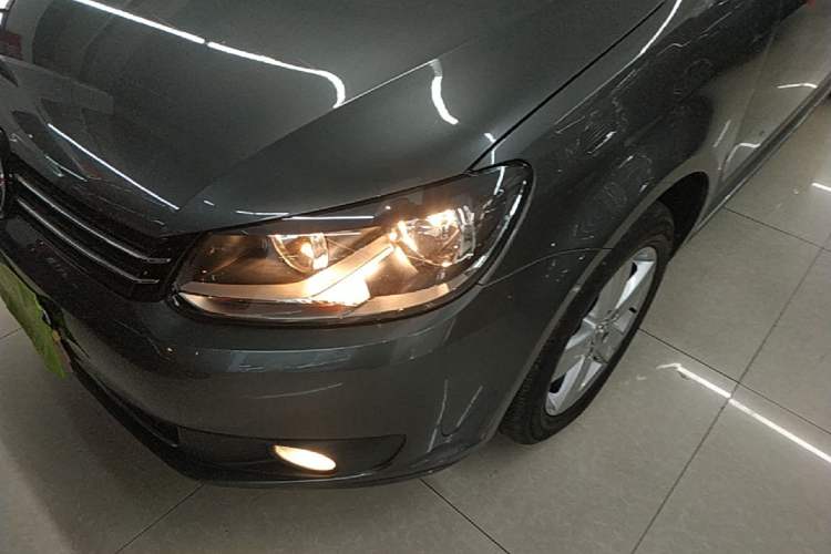 Used Volkswagen Touran 2015 1.4T DSG Comfort Edition 5 Seats Left Front Headlight