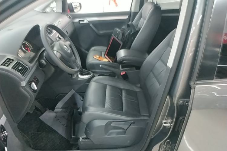 Used Volkswagen Touran 2015 1.4T DSG Comfort Edition 5 Seats Left Front Seat