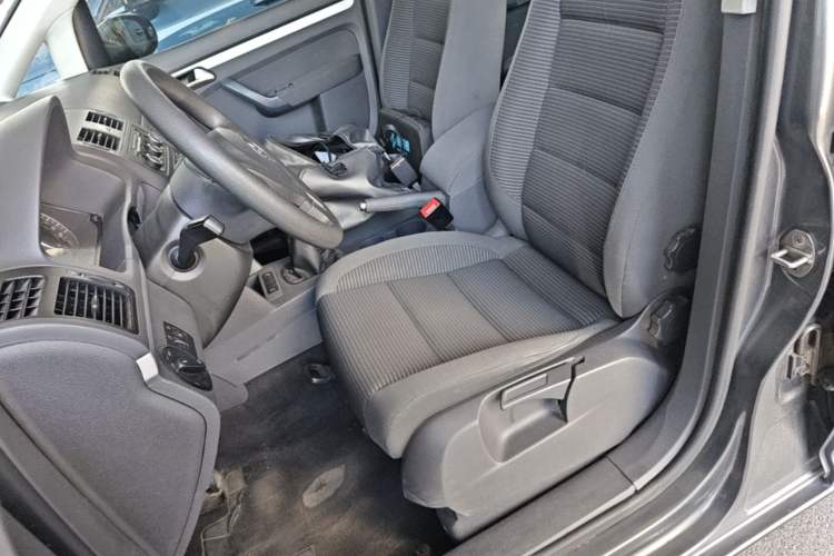 Used Volkswagen Touran 2015 1.4T Manual Fashion Edition 5-Seater Left Front Seat