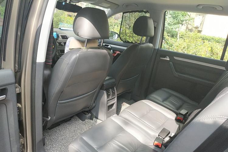 Used Volkswagen Touran 2015 1.4T DSG Comfort Edition 5 Seats Left Rear Seat