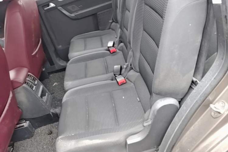 Used Volkswagen Touran 2015 1.4T Manual Fashion Edition 5-Seater Left Rear Seat