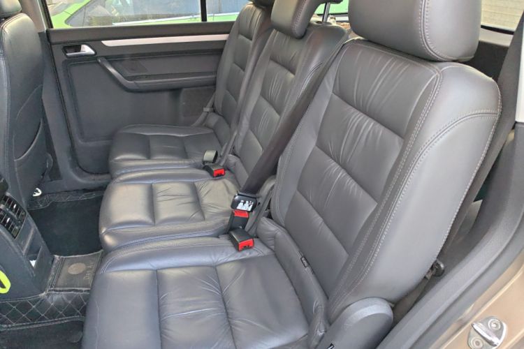 Used Volkswagen Touran 2015 1.4T DSG Comfort Edition 5 Seats Left Rear Seat