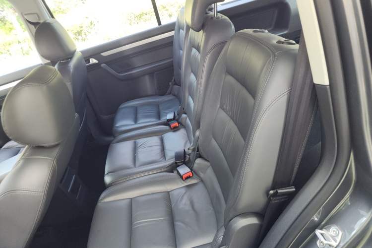 Used Volkswagen Touran 2015 1.4T DSG Comfort Edition 5 Seats Left Rear Seat