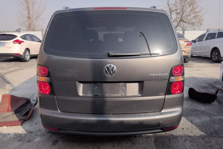 Used Volkswagen Touran 2015 1.4T DSG Comfort Edition 5 Seats Rear