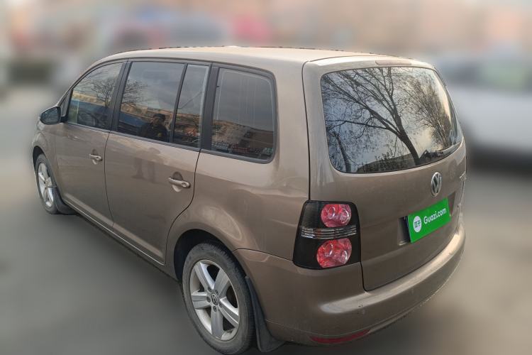 Used Volkswagen Touran 2015 1.4T Manual Fashion Edition 5-Seater Rear Left 45 Deg