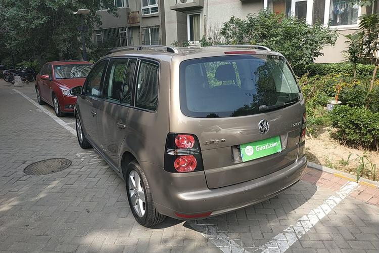 Used Volkswagen Touran 2015 1.4T DSG Comfort Edition 5 Seats Rear Left 45 Deg
