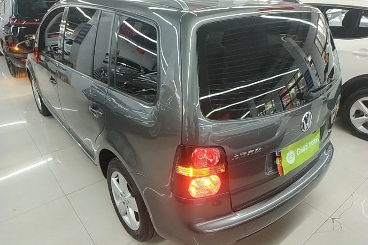 Used Volkswagen Touran 2015 1.4T DSG Comfort Edition 5 Seats Rear Left 45 Deg