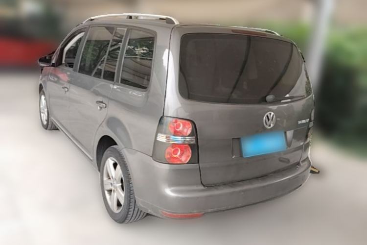 Used Volkswagen Touran 2015 1.4T DSG Comfort Edition 5 Seats Rear Left 45 Deg