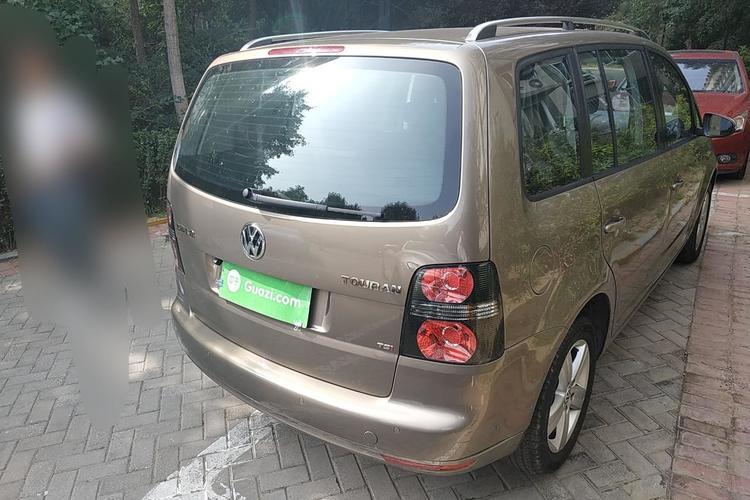 Used Volkswagen Touran 2015 1.4T DSG Comfort Edition 5 Seats Rear Right 45 Deg