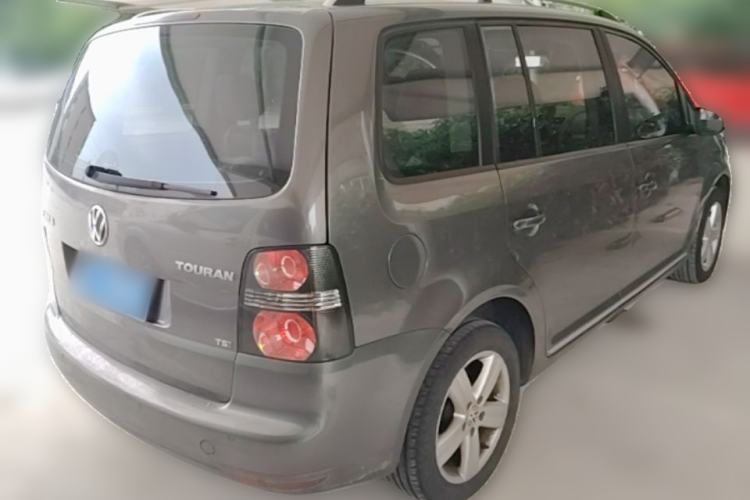 Used Volkswagen Touran 2015 1.4T DSG Comfort Edition 5 Seats Rear Right 45 Deg