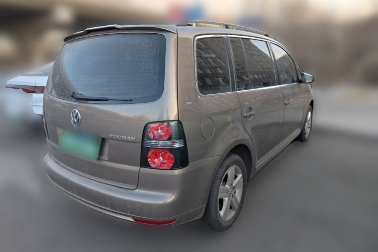 Used Volkswagen Touran 2015 1.4T DSG Comfort Edition 5 Seats Rear Right 45 Deg