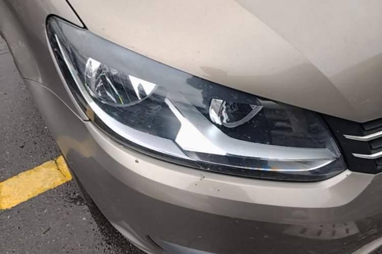 Used Volkswagen Touran 2015 1.4T Manual Fashion Edition 5-Seater Right Front Headlight