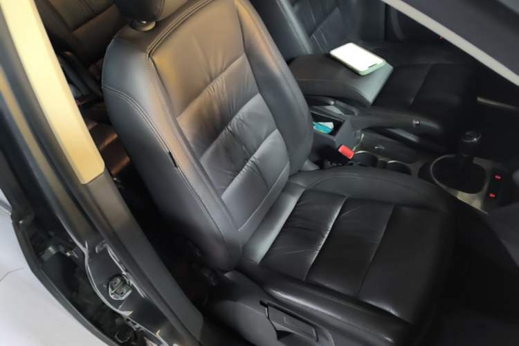 Used Volkswagen Touran 2015 1.4T Manual Comfort Edition 5-Seater Right Front Seat