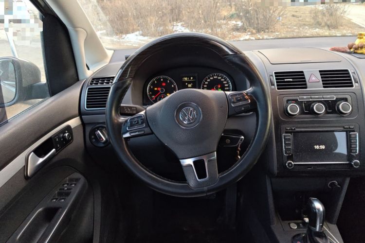 Used Volkswagen Touran 2015 1.4T DSG Comfort Edition 5 Seats Steering Wheel