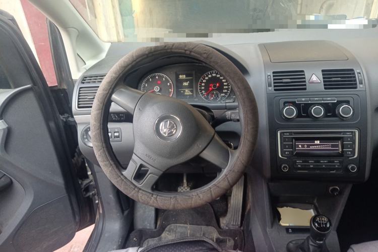 Used Volkswagen Touran 2015 1.4T Manual Fashion Edition 5-Seater Steering Wheel
