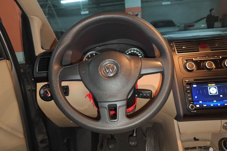 Used Volkswagen Touran 2015 1.4T Manual Comfort Edition 5-Seater Steering Wheel