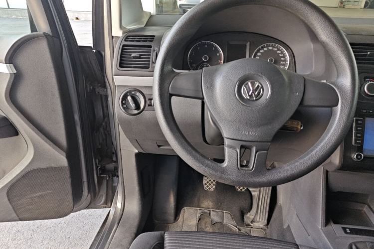 Used Volkswagen Touran 2015 1.4T Manual Fashion Edition 5-Seater Steering Wheel