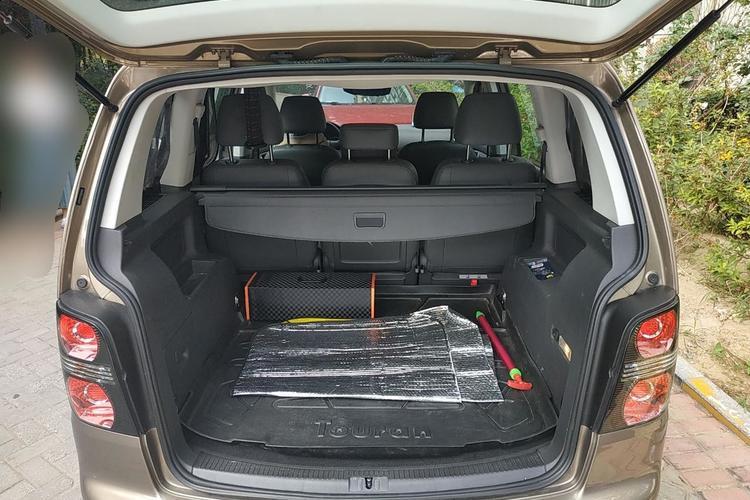 Used Volkswagen Touran 2015 1.4T DSG Comfort Edition 5 Seats Trunk
