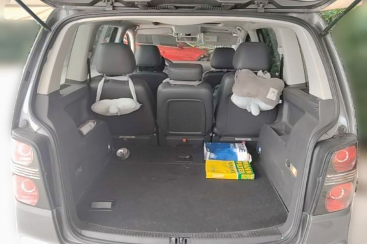 Used Volkswagen Touran 2015 1.4T DSG Comfort Edition 5 Seats Trunk