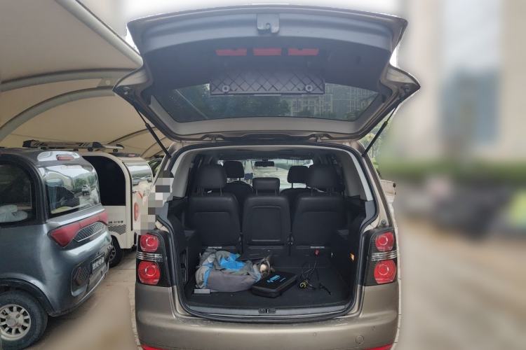 Used Volkswagen Touran 2015 1.4T Manual Comfort Edition 5-Seater Trunk