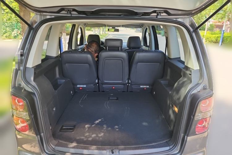 Used Volkswagen Touran 2015 1.4T DSG Comfort Edition 5 Seats Trunk