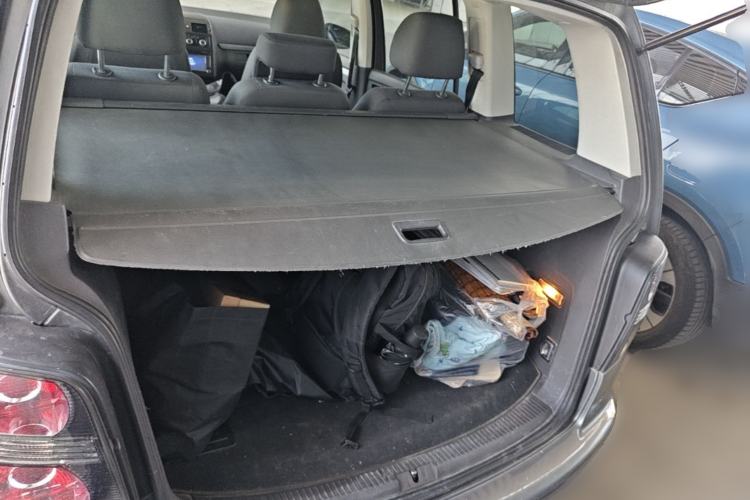 Used Volkswagen Touran 2015 1.4T Manual Fashion Edition 5-Seater Trunk