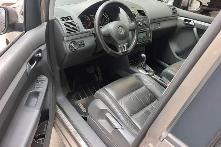 Used Volkswagen Touran 2015 1.4T DSG Comfort Edition 5 Seats Driver Seat
