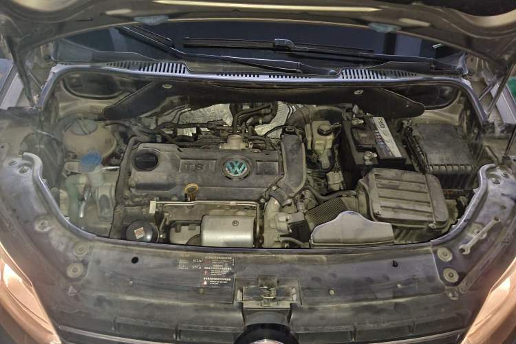 Used Volkswagen Touran 2015 1.4T Manual Comfort Edition 5-Seater Engine Bay