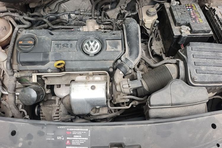 Used Volkswagen Touran 2015 1.4T DSG Comfort Edition 5 Seats Engine Bay