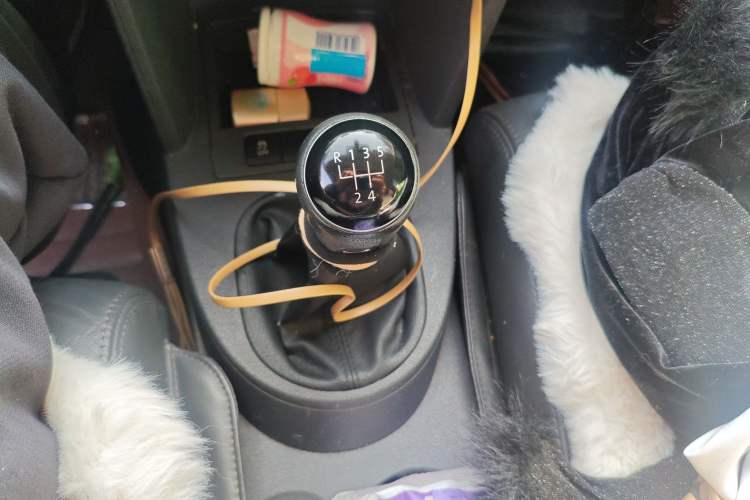 Used Volkswagen Touran 2015 1.4T Manual Comfort Edition 5-Seater Gear Lever