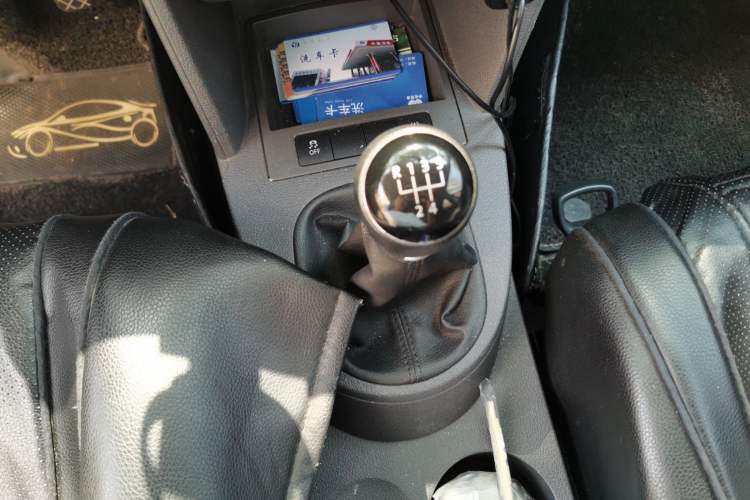 Used Volkswagen Touran 2015 1.4T Manual Fashion Edition 5-Seater Gear Lever