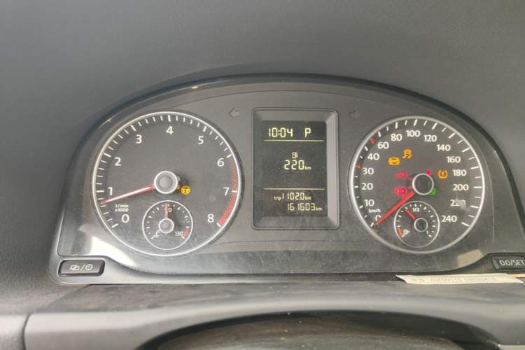 Used Volkswagen Touran 2015 1.4T DSG Comfort Edition 5 Seats Instrument Cluster